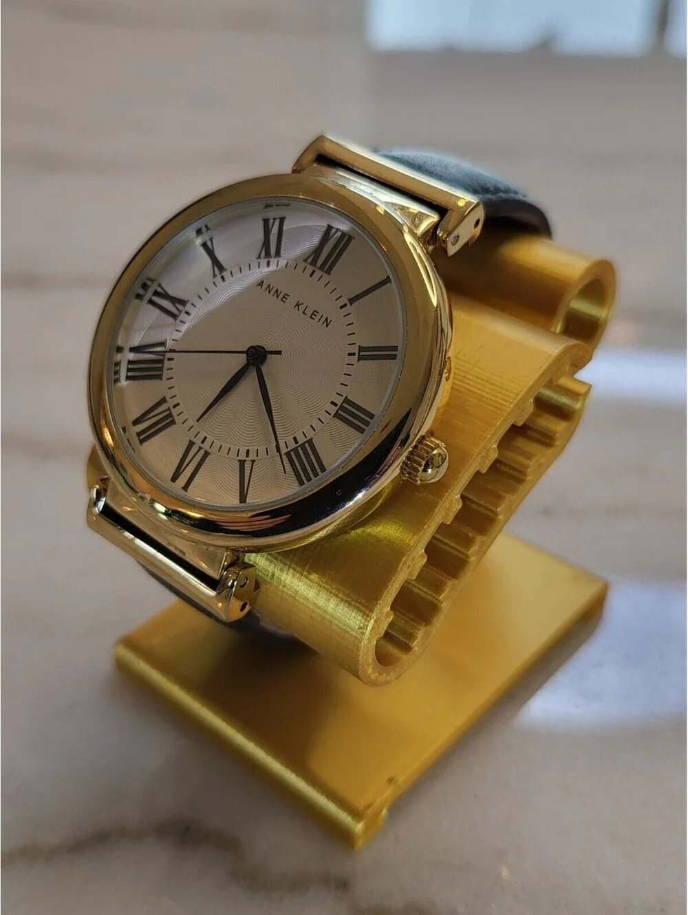 Anne Klein Women’s Watch Excellent Condition Working New Battery Runs Great EUC